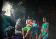 Trong căn bếp của bà.