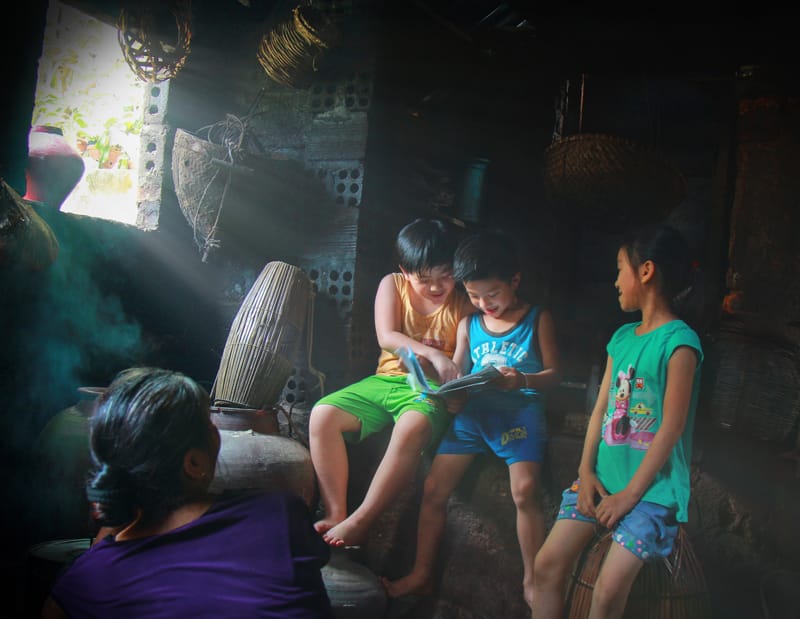 Trong căn bếp của bà.