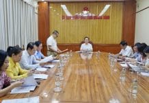 (QBĐT) - Chiều nay, 27/6, Ban tổ chức “Cuộc vận động (CVĐ) sáng tác văn học nghệ thuật kỷ niệm 420 năm hình thành tỉnh Quảng Bình (1604-2024); 75 năm Ngày Quảng Bình quật khởi” (1949-2024) và 35 năm Ngày tái lập tỉnh (1989-2024) tổ chức cuộc họp do đồng chí Hoàng Xuân Tân, Tỉnh ủy viên, Phó Chủ tịch UBND tỉnh, Trưởng ban tổ chức chủ trì. Tham dự có đại diện lãnh đạo các sở, ban, ngành, đơn vị liên quan.