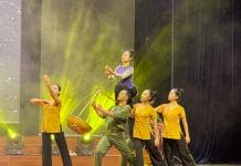 Một trong những điểm nhấn của chương trình là những tiết mục văn nghệ đặc sắc