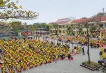 Sân Trường tiểu học số 2 Bắc Lý (TP. Đồng Hới) náo nức, rực rỡ sắc màu với hội bài chòi vào những ngày đầu xuân 2024.