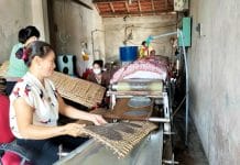 Chú trọng đến vấn đề bảo vệ sức khỏe, nên nhiều người dân ở TX. Ba Đồn tích cực tham gia bảo hiểm y tế.