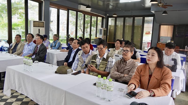 Các đại biểu dự buổi gặp mặt.