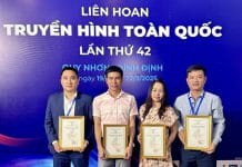 Đại diện các nhóm tác giả đoạt giải tại Liên hoan Truyền hình toàn quốc lần thứ 42.