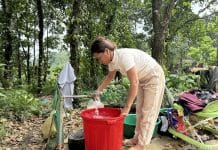 Người dân bản Ho Rum, xã Kim Thủy có nước sạch về bản.