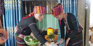 Các đội thi chuẩn bị món ăn mang nét đặc trưng riêng của ẩm thực địa phương.